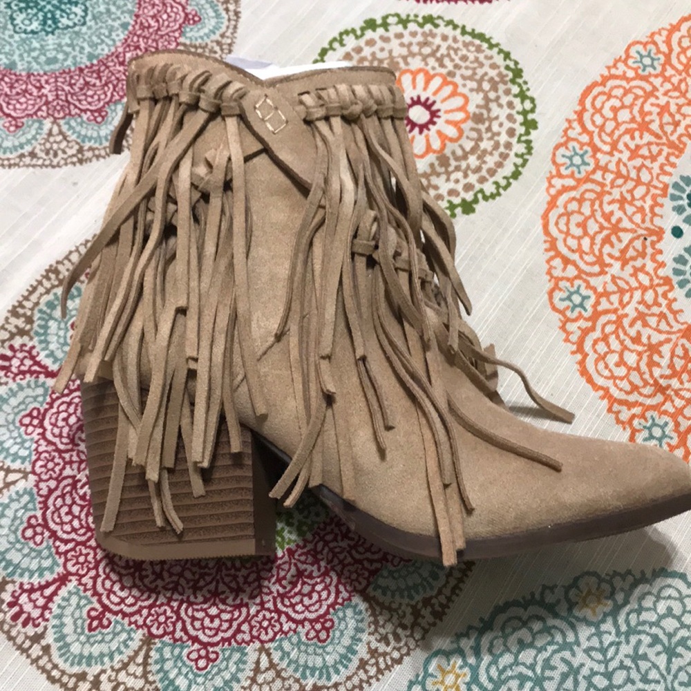 New in box fringe booties - Picture 2 of 5